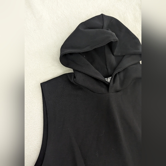 Zara - Hooded Black Sweater Tank M - Picture 2 of 4